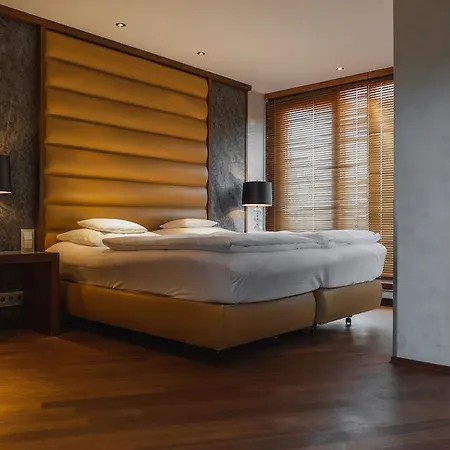 Yours Truly Hotel 4*