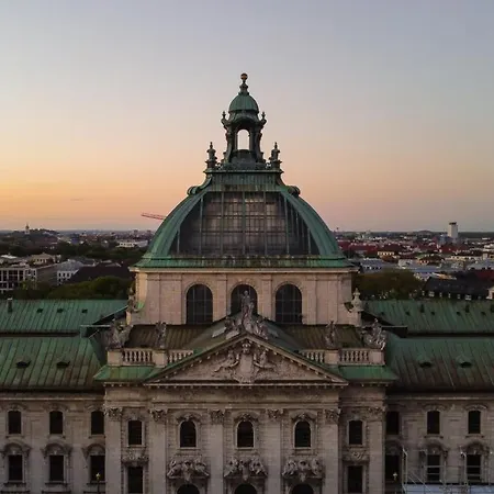 Hotell Yours Truly 4*