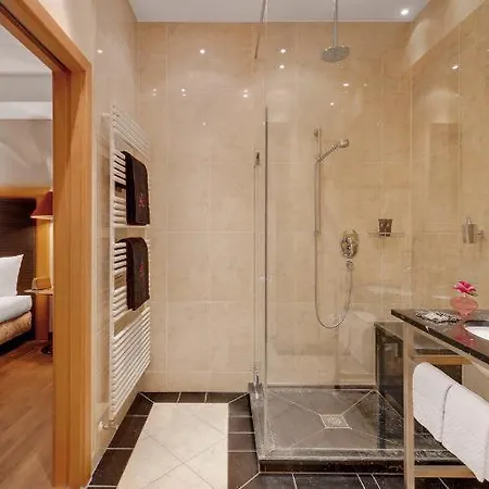 Hotell Yours Truly 4*