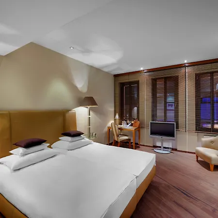 Yours Truly 4* München