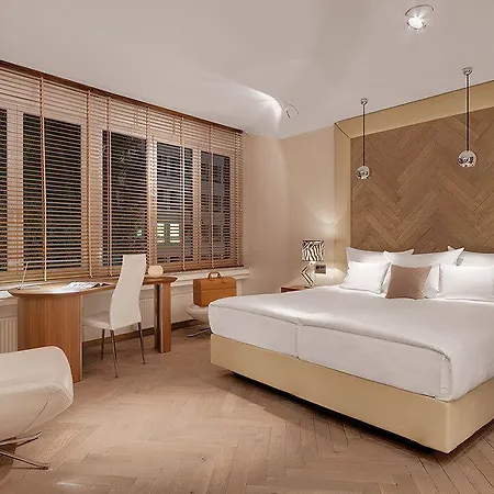Yours Truly Hotel 4*