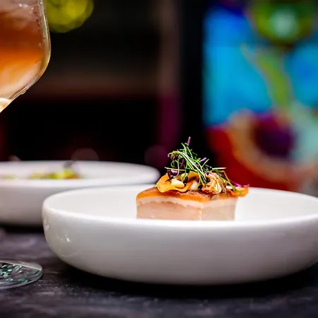 Yours Truly Hotell 4*