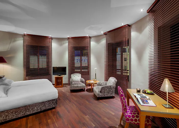 מלון Yours Truly