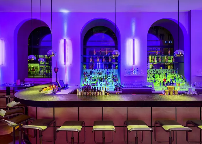 Yours Truly מלון