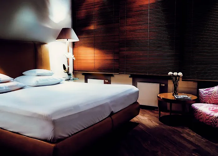 Yours Truly Hotel 4*