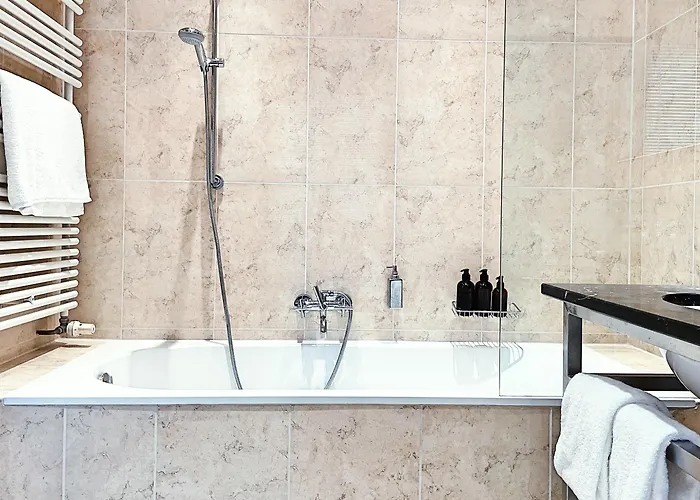 מלון Yours Truly 4*