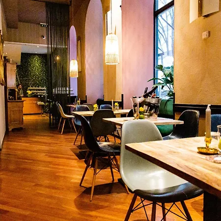 Yours Truly Hotel 4*